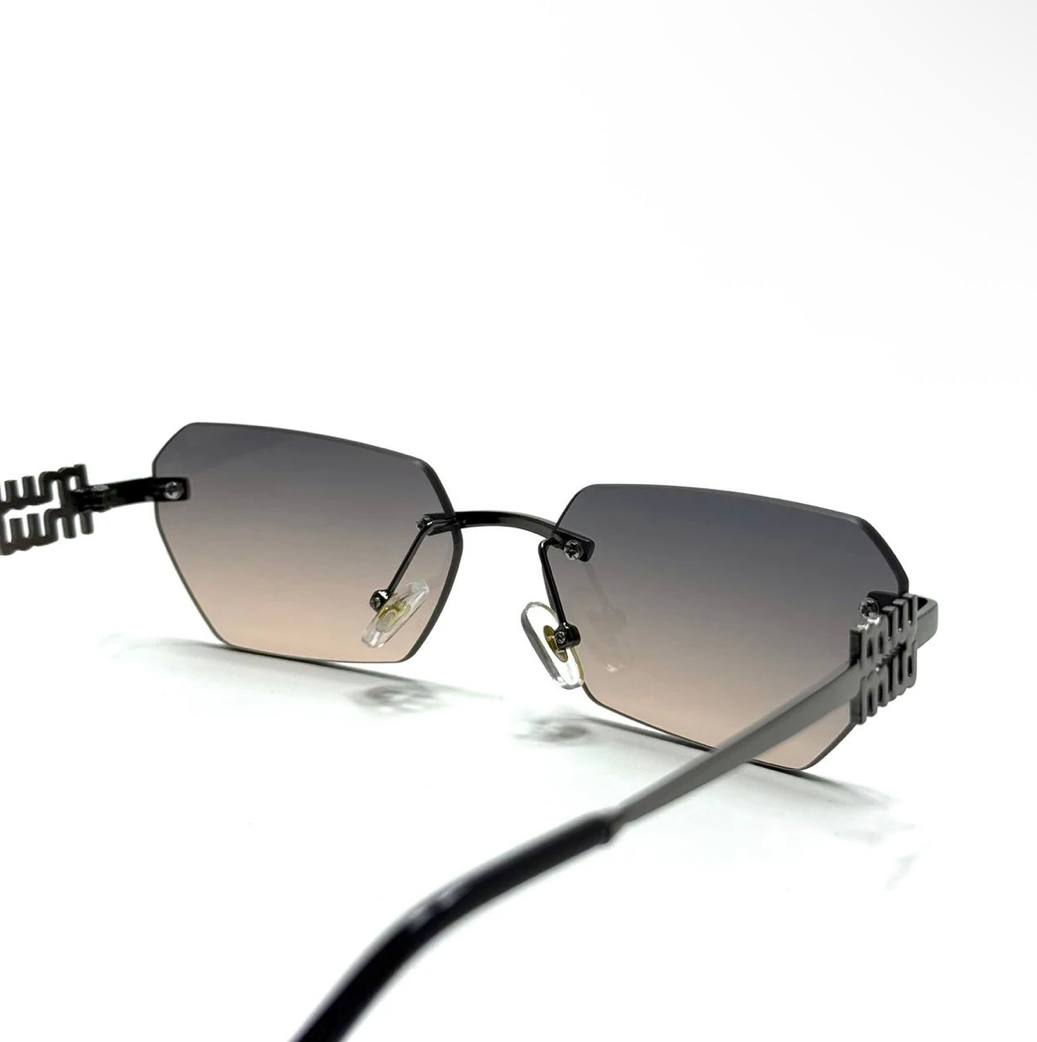 Miu Miu Geometric V-Cut – Gold / Soft Rose